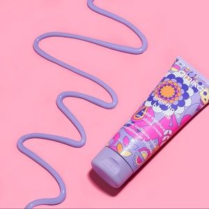 AMIKA supernova blonde violet moisture shine cream